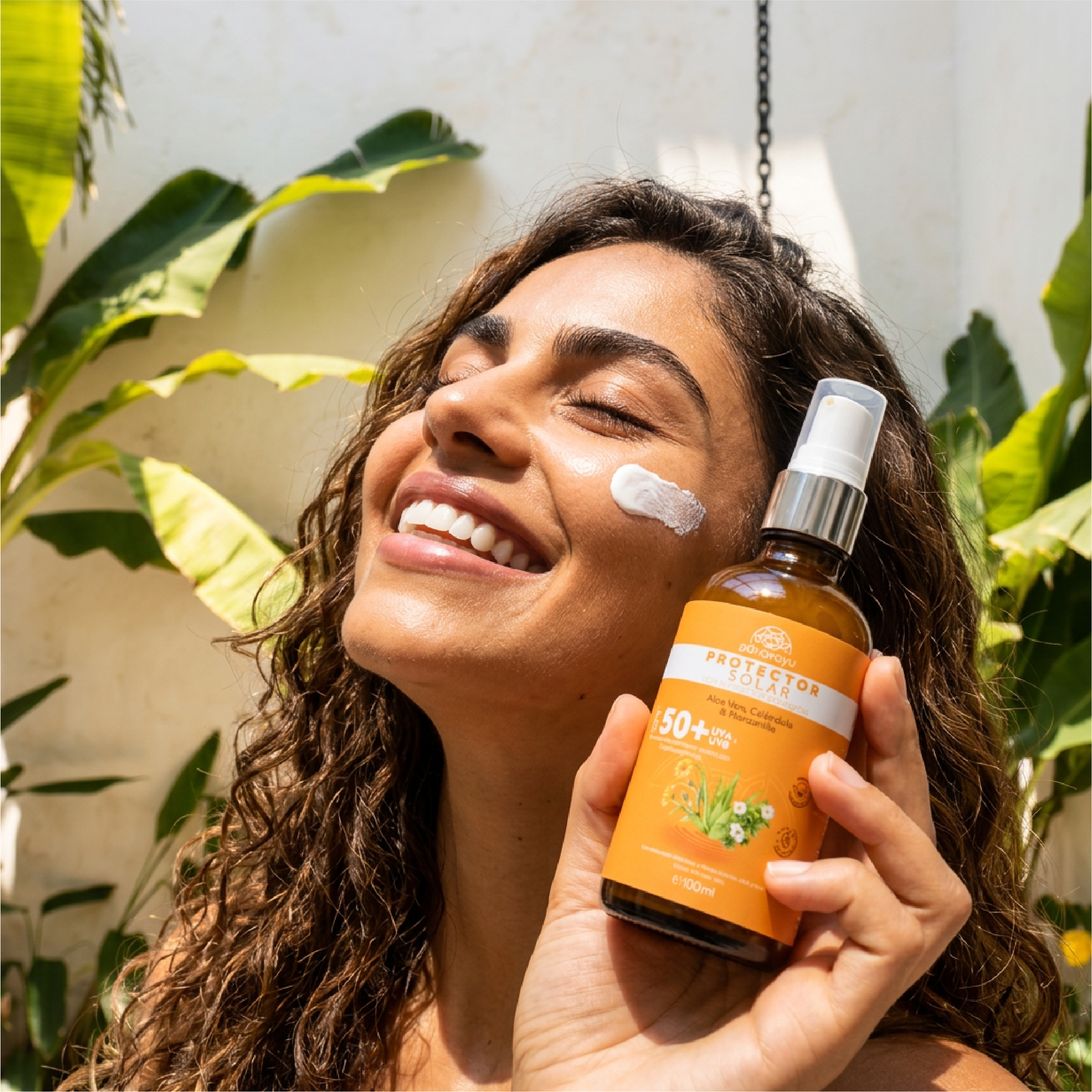 Protector Solar con extractos botánicos SPF50+